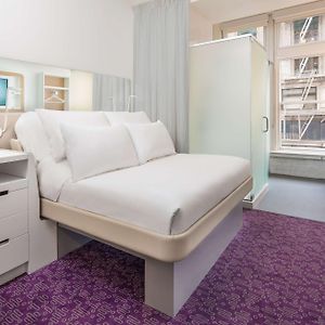 Premium Queen Room
